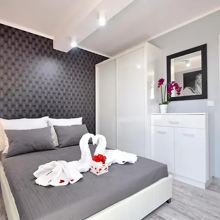 Sea-view Kolorowe Balkony Hotel *