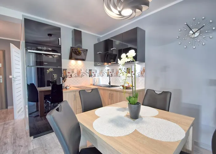 Sea-view Kolorowe Balkony Hotel *